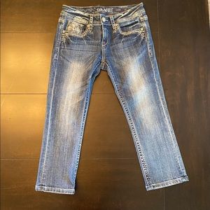 GRACE IN LA Size 27 EASY FIT Capri Jeans w/ Embellished Cross Pocket
